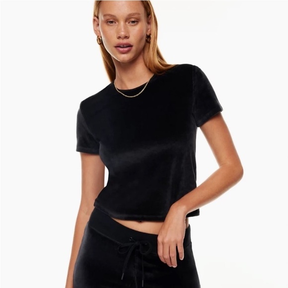 NWT Aritzia Sunday Best Velvet Henri T-Shirt in Total Eclipse Navy Blue Small - Picture 1 of 13
